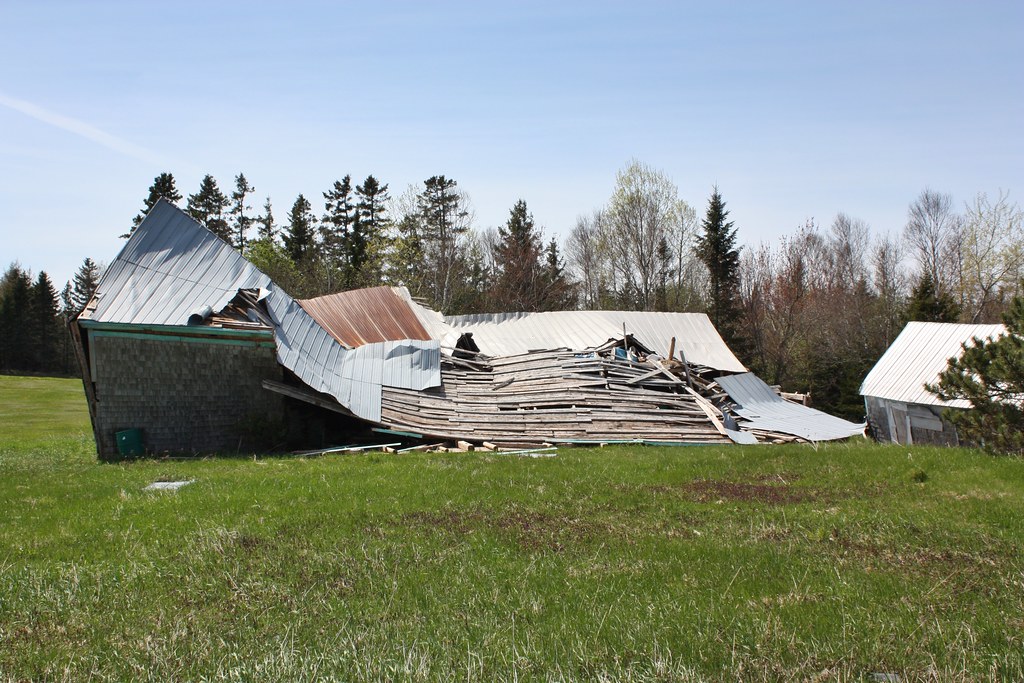 Vernon River, PEI A partially collapsed barn in Vernon Riv… Flickr