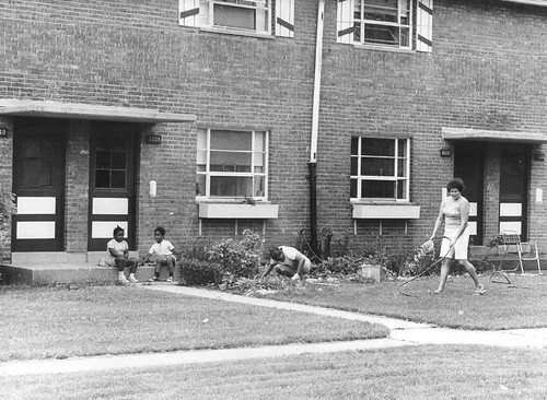 CHA's LeClaire Courts (1975) photo courtesy of Howard D. S… Flickr