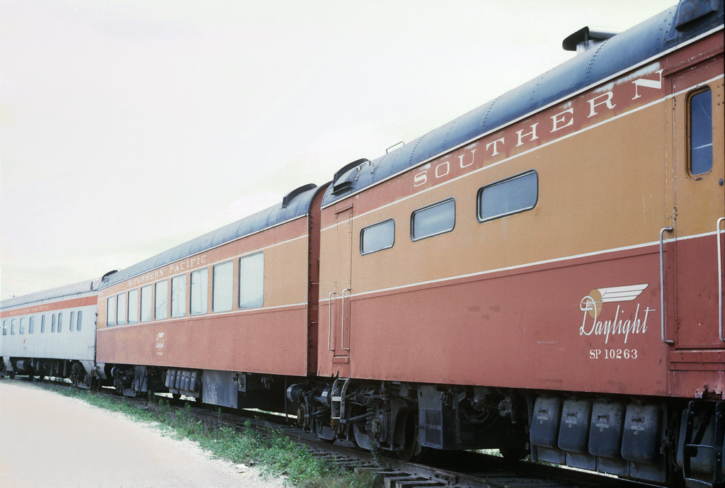 SP trippleunit dining cardorm kitchencoffee shop cars 1… Flickr