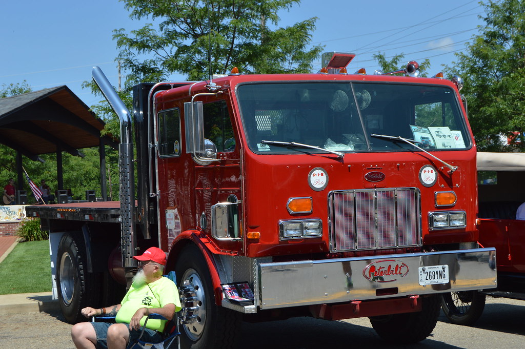 20150710 23.49.58 Hartville car show Linda Cole Flickr