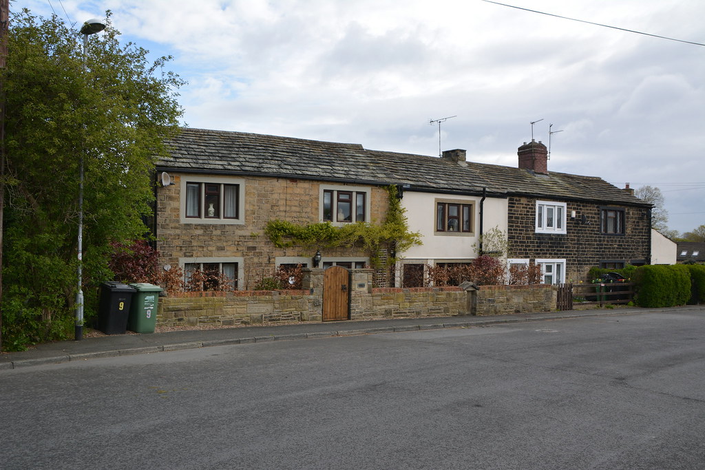 New Farnley In and around New Farnley... Along Low Moor Si… Flickr