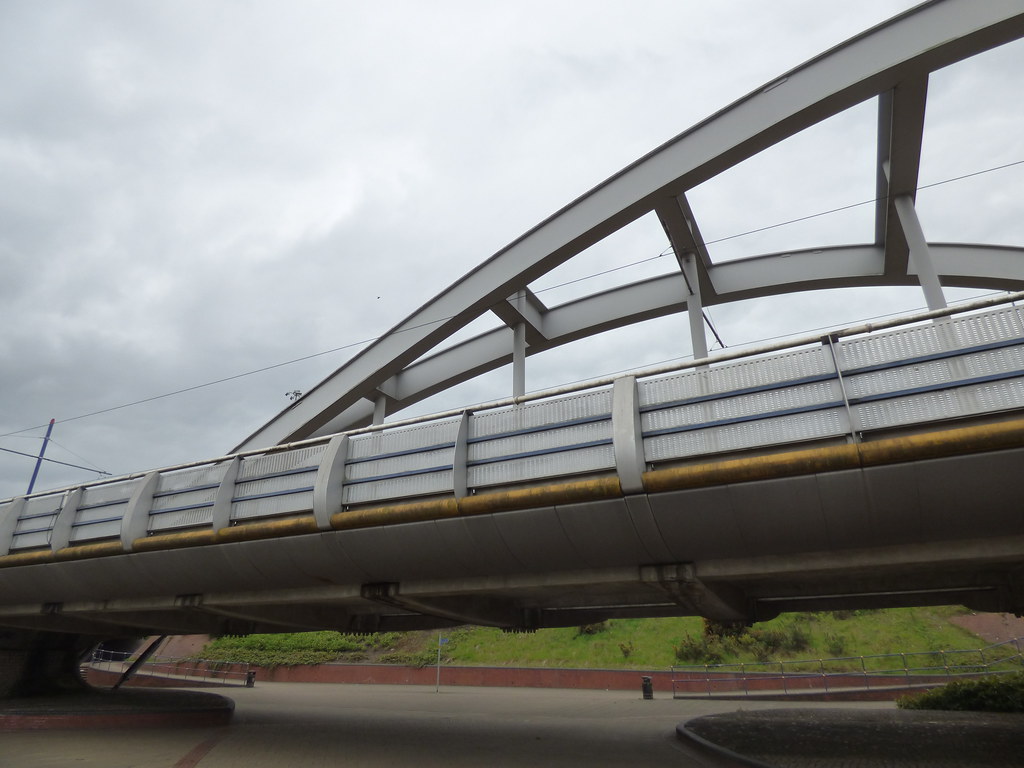 Bilston Street Island, Wolverhampton Midland Metro Bridge a photo