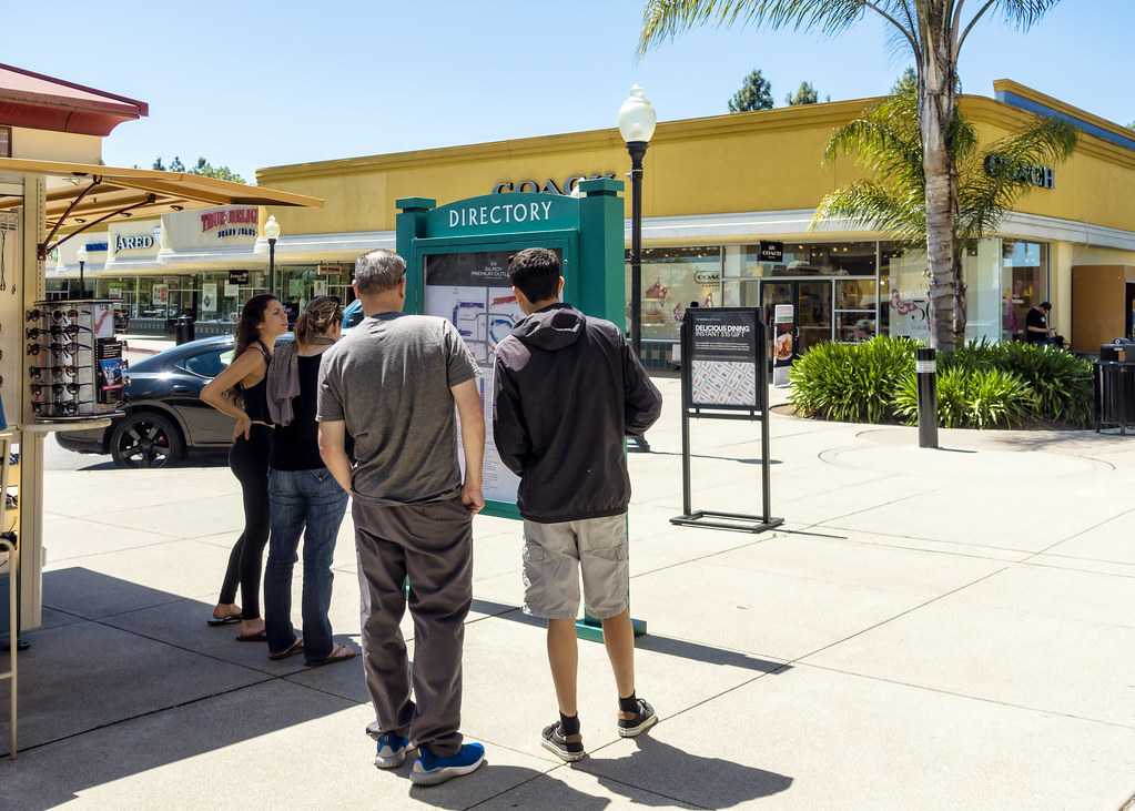 Gilroy Premium Outlets Photo by Sergio Ruiz SPUR Flickr