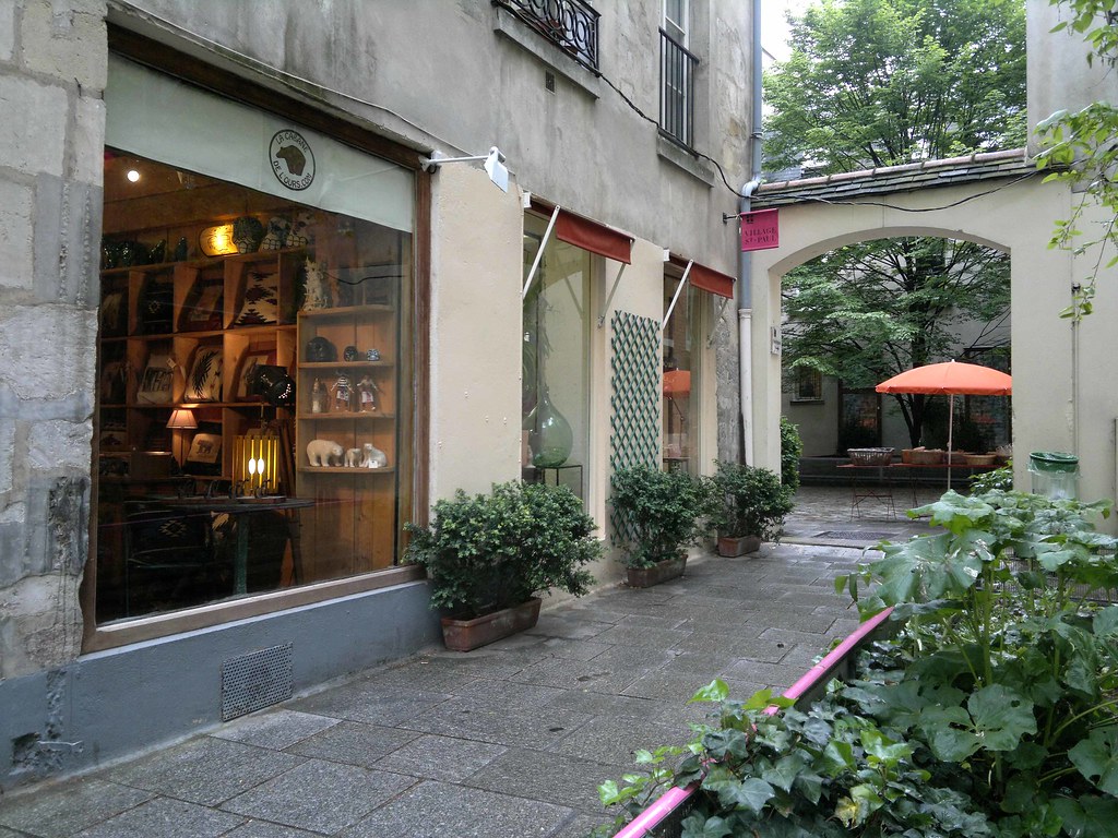 Village SaintPaul Paris, França Pedro Newlands Flickr