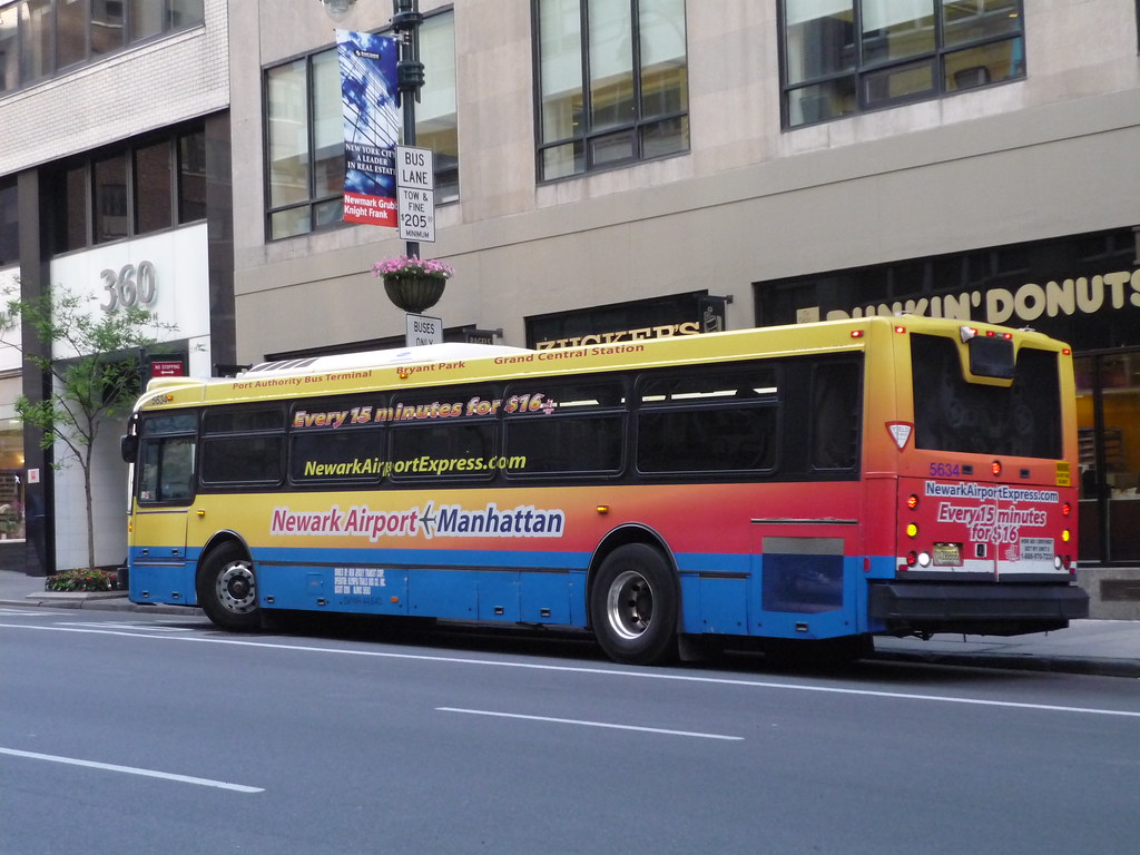 Newark Airport Express NABI 416 This NABI belongs to Newar… Flickr