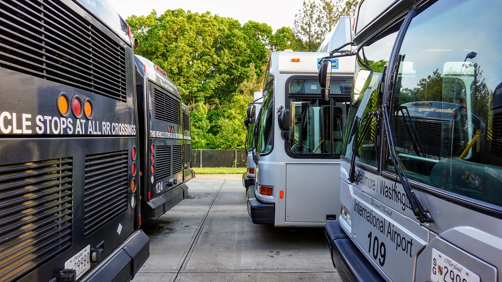 BWI Rental Car Shuttle 2003 Neoplan ANN40LF Buses MW Transit Photos