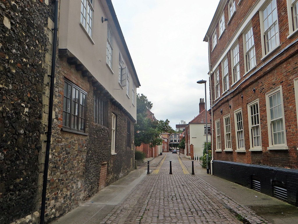 Norwich Norfolk Alley way with tudor house in Calvert Stre… Flickr