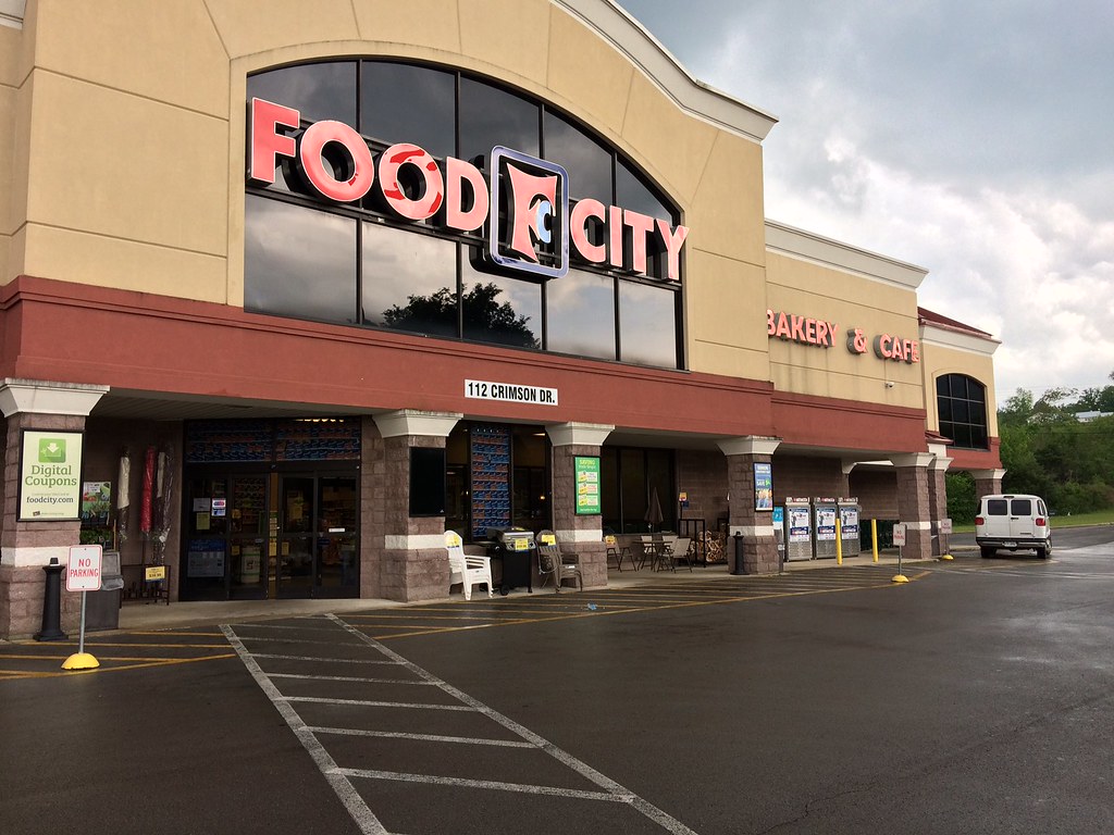 Food City Former BiLo. Trenton, 2017. drpep Flickr