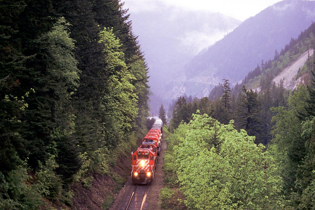 1986 05 18 019 CP 5817, 5635, WB Mixed Spuzzum BC (Custom)… Flickr