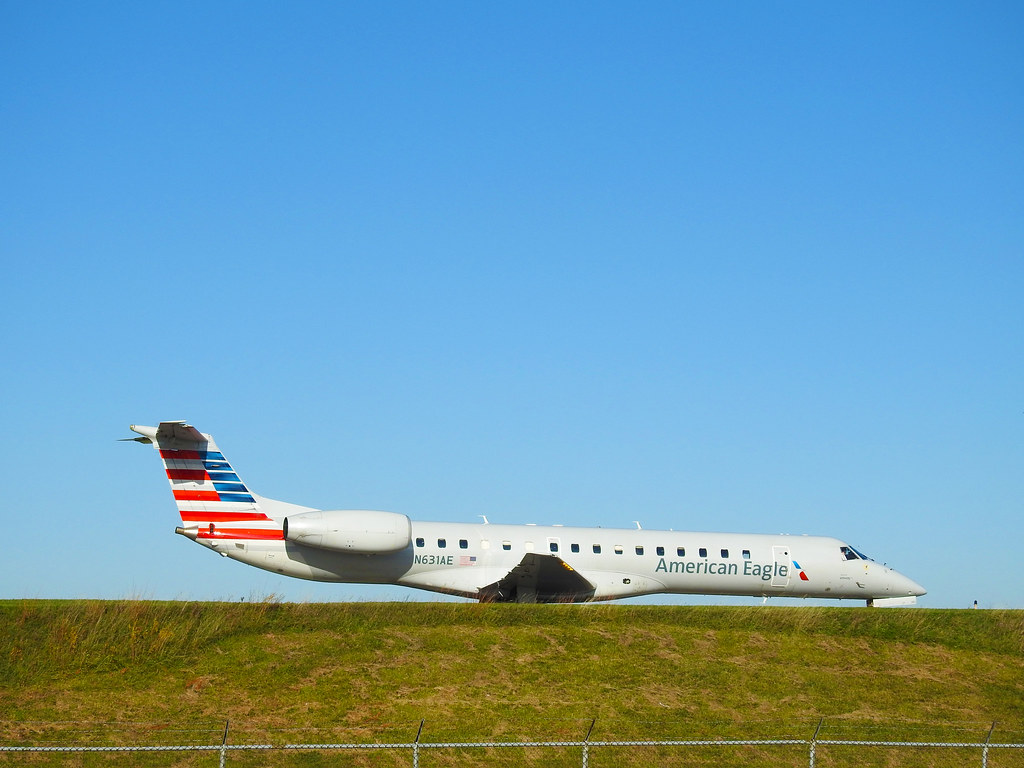 Envoy Air Embraer ERJ145LR N631AE Buffalo Niagara Flickr