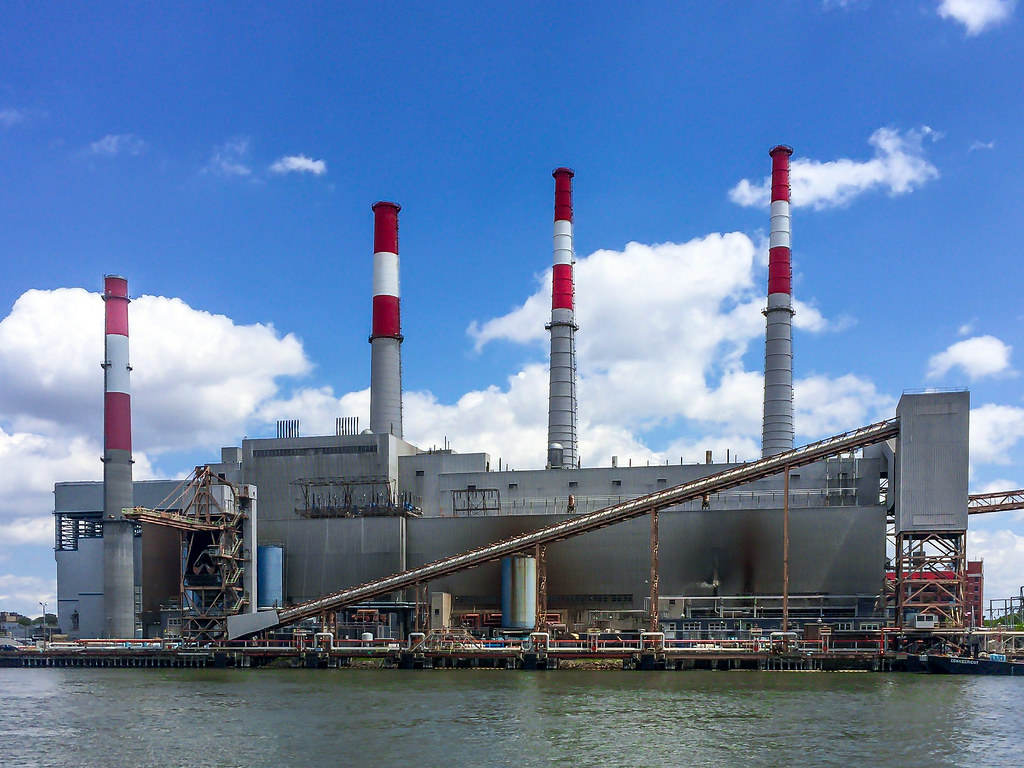 Ravenswood Power Plant A nearly 2500 megawatt power plant … Flickr