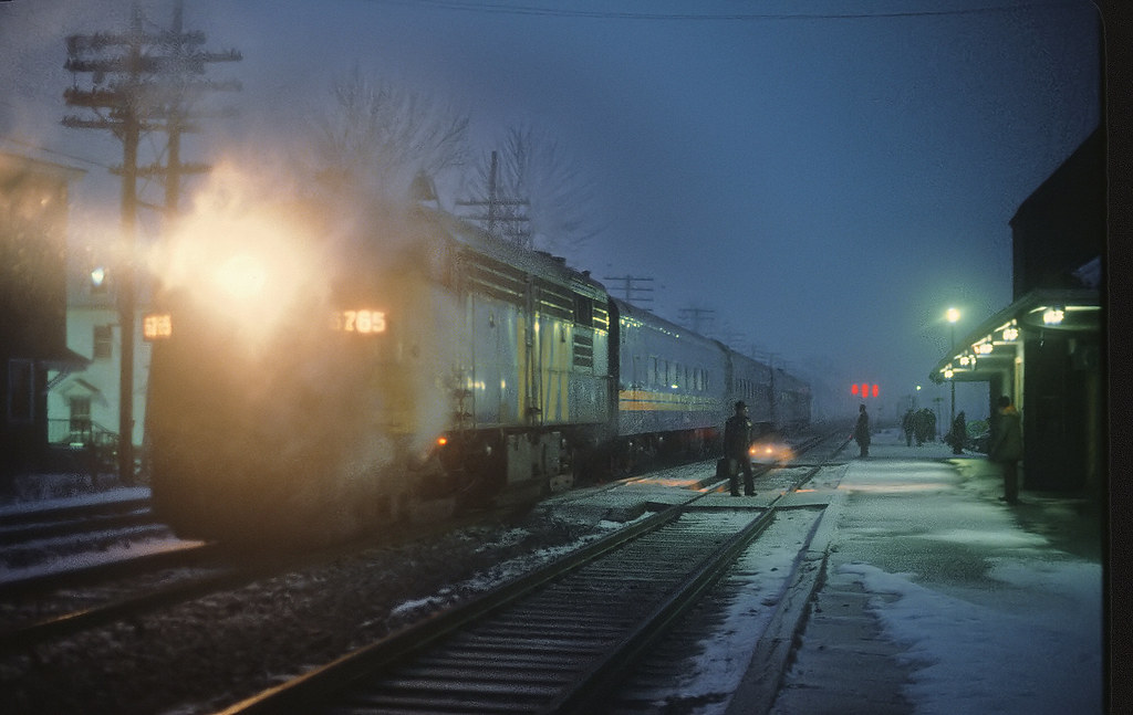 VIA 6765 at Coteau station in Les Coteaux, QC in March 198… Flickr