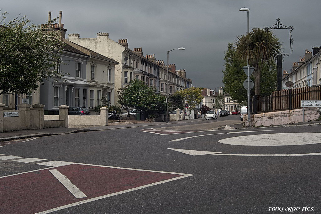 Elphinstone/Mount Pleasant Road Roundabout, Hastings. Flickr