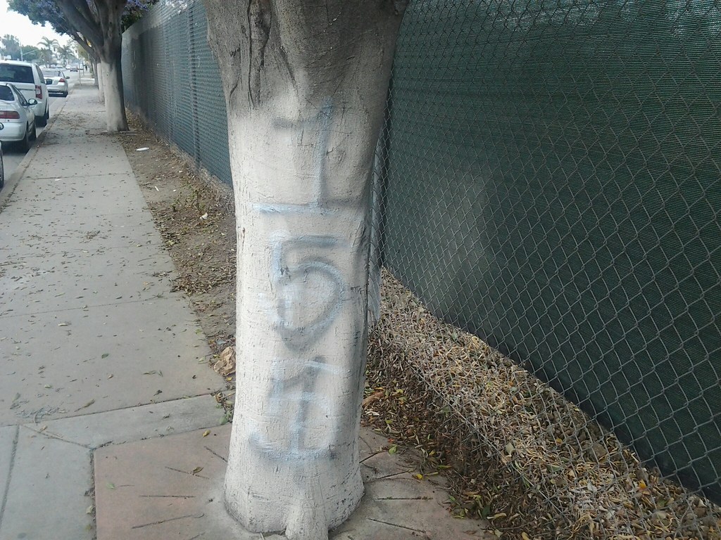 151 street piru gang xjew4ux hoodadvertisement Flickr