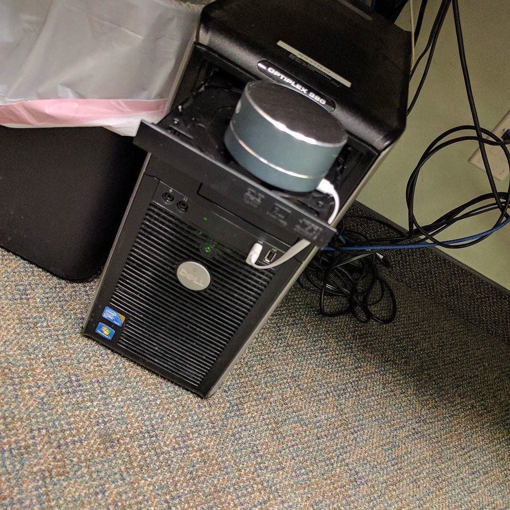 What CD ROM? You mean the Bluetooth speaker shelf? Flickr