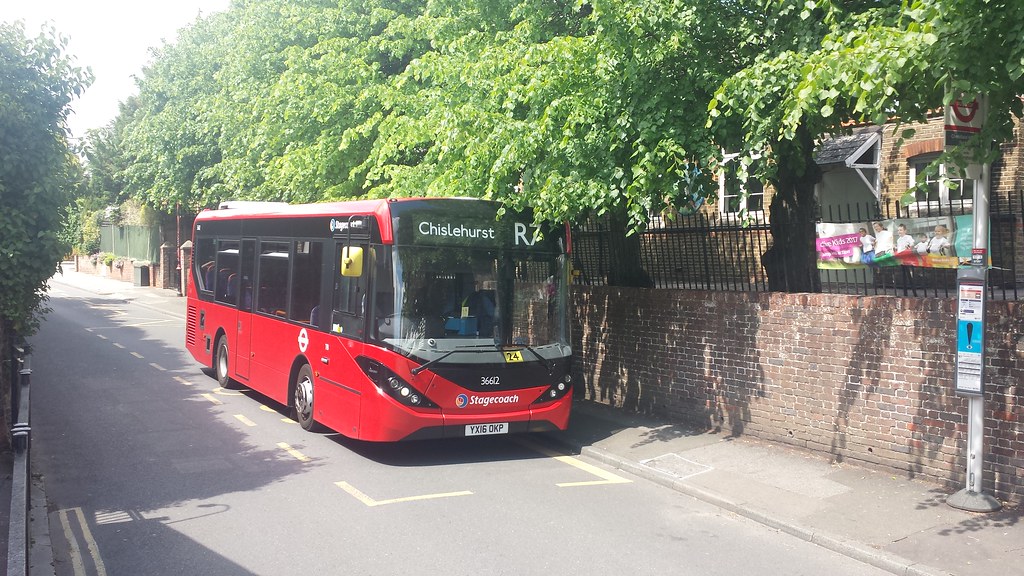 Chelsfield Village, the rural stand beside The Five Bells … Flickr
