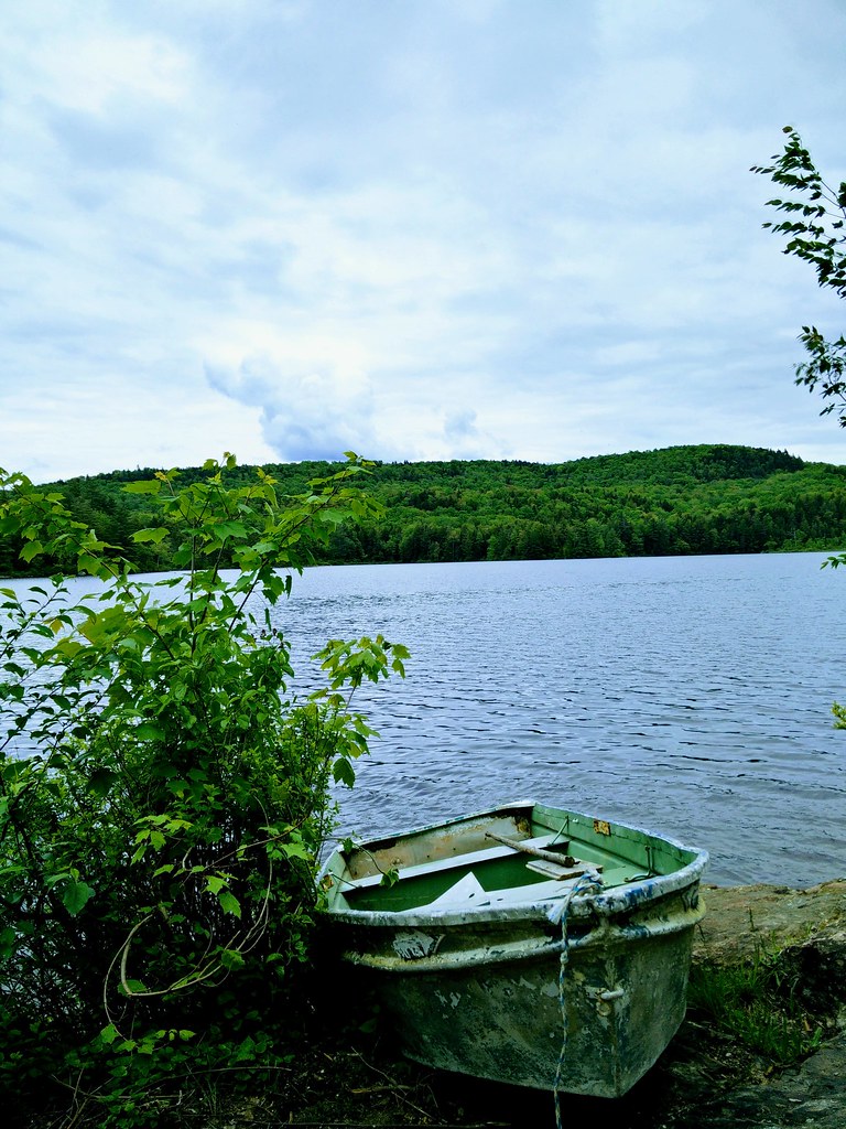 Chase Lake, Caroga, NY. Old boat with homemade paddle at … Flickr