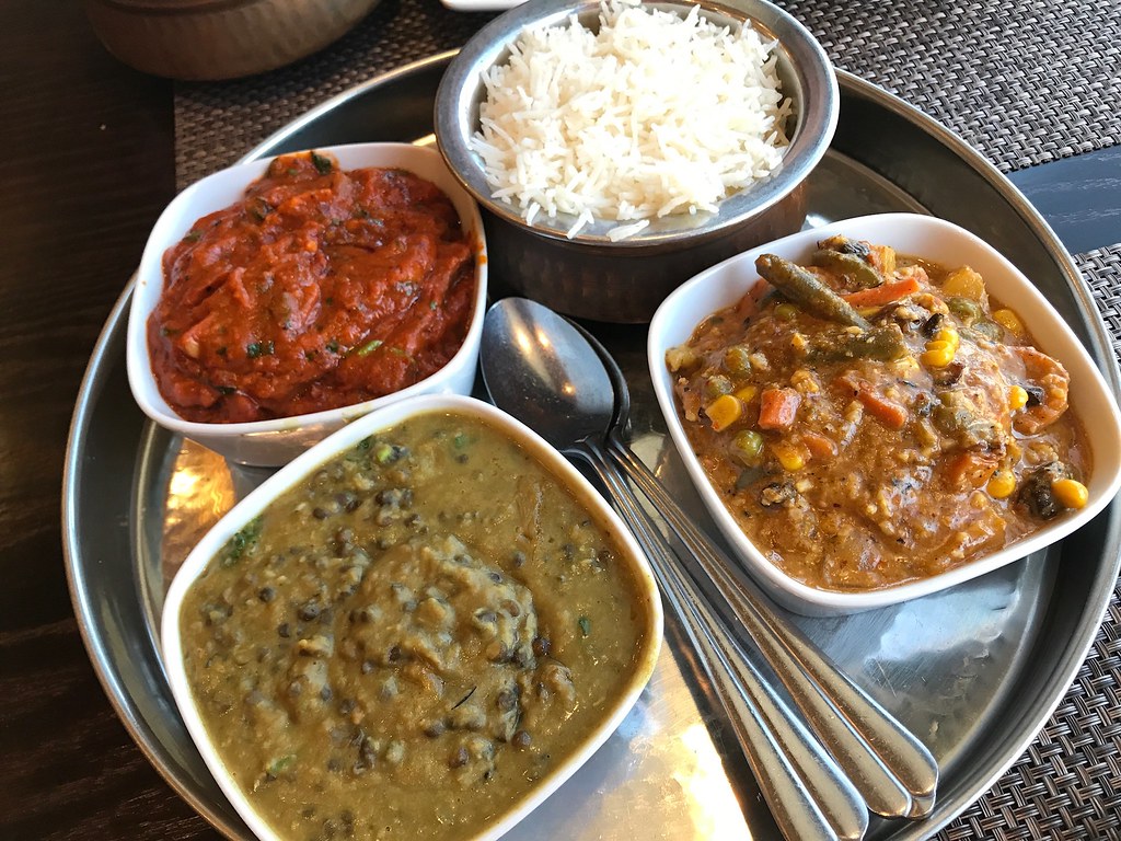 Vegetarian Thali （Navarattan Korma、Baby eggplant masala、Da… Flickr
