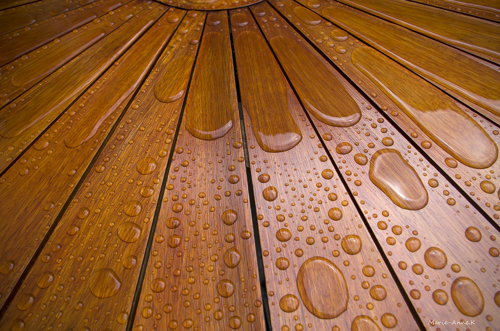 De l'eau, du bois! MarieAnne K Flickr