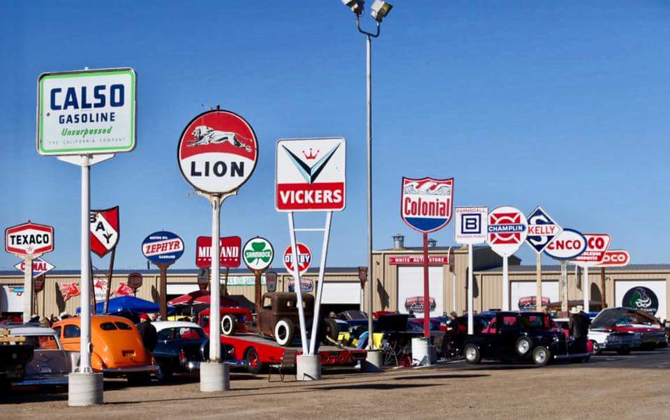 What's the coolest sign in the lot? texaco calso madmus… Flickr