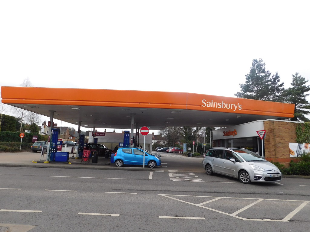 Alton Draymans Way Sainsbury's petrol station Alton Dra… Flickr