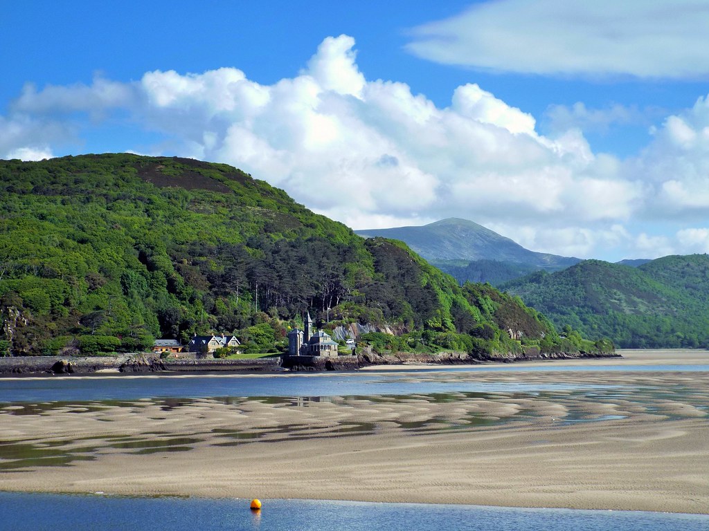 Mawddach Estuary , Gwynedd. view of the Clock House (Coes … Flickr