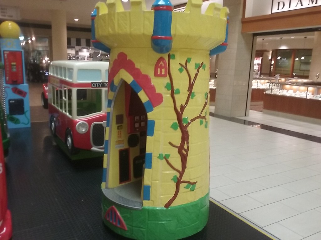 Maplewood Mall Enchanted Castle Kiddie Ride Supermario64DSXL 55 Flickr