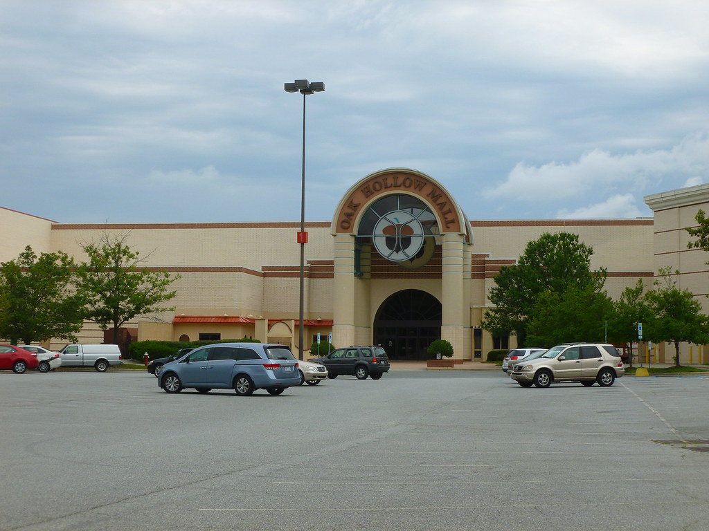 Oak Hollow Mall, High Point, NC (076) Zoomed in on the mal… Flickr