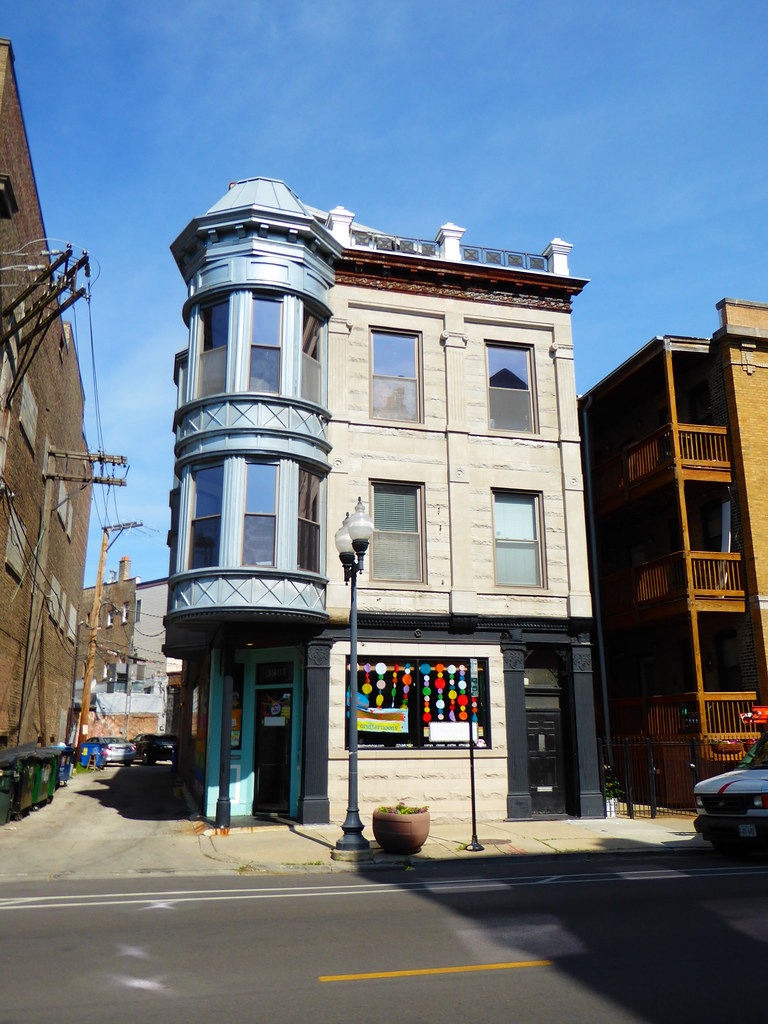 Damen Avenue Northcenter, Chicago Former site of the Aug… Flickr