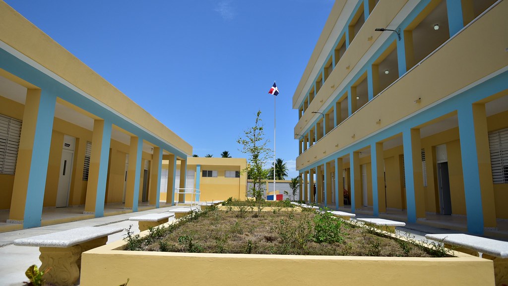 La felicidad se siente en Pueblo Viejo de Azua; Danilo ent… Flickr