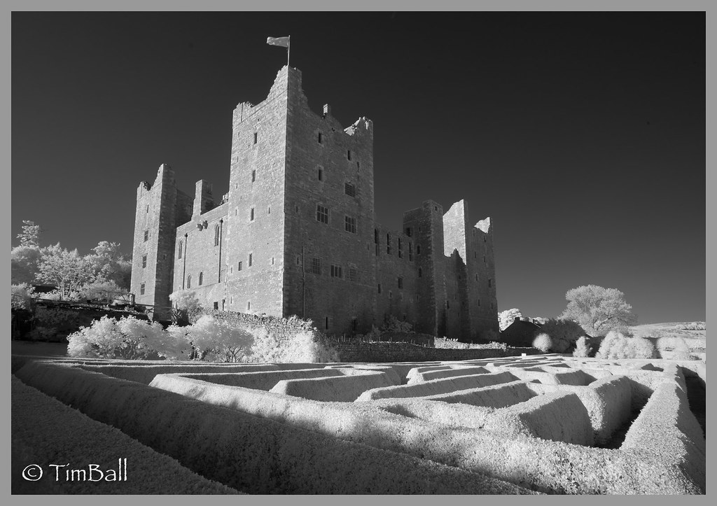 After hours Bolton Castle in the quiet of evening after th… Flickr