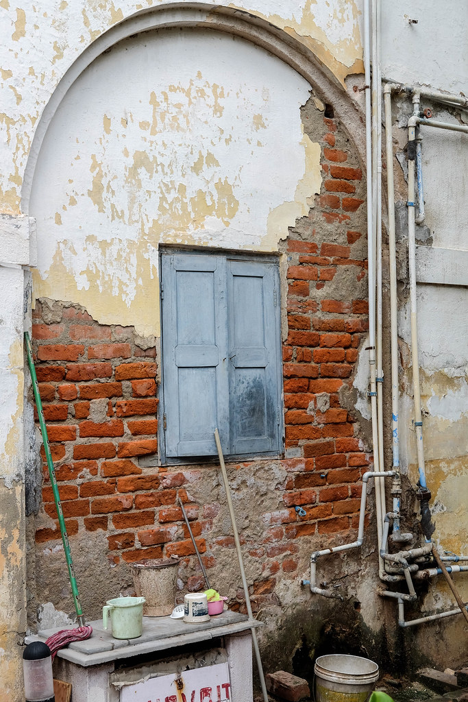 Red Bricks and Blue Shutter Chennai, Town, Armenian… Flickr