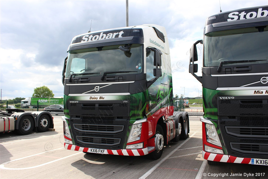 Eddie Stobart H4592 KX16FKF DAISY BLU A5 Rugby Truck… Flickr