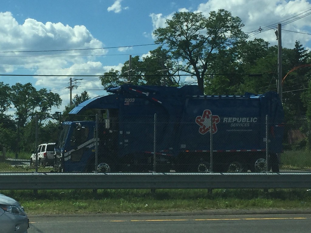 Republic Waste Services 2203 Republic Waste Services 220… Flickr