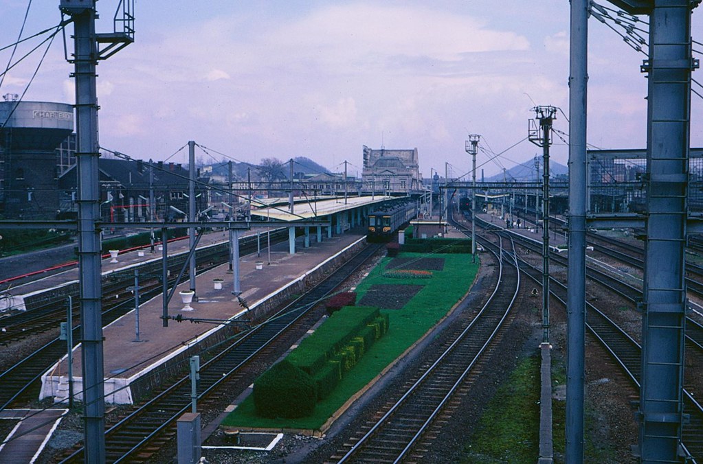 Charleroi Sud station in 1972 Electric unit 024 is heading… Flickr