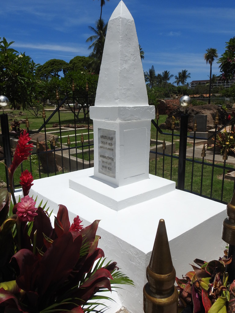 Gravesite of Kaumualiʻi', king of Kauai and Ni'ihau next t… Flickr