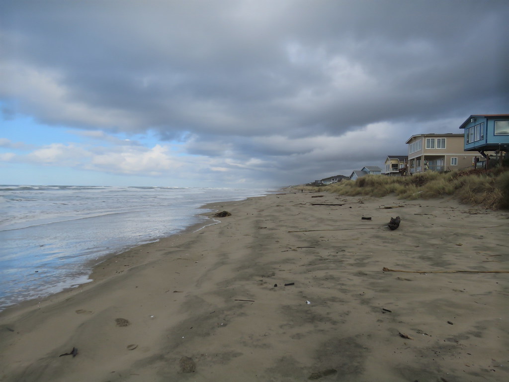 Wakonda Beach, Waldport Facing North Taken 01/01/2017 Take… Flickr