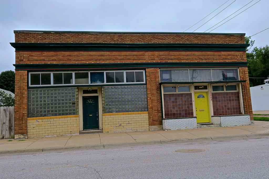 Building, Omaha, NE A commercial building in Omaha, Nebras… Flickr