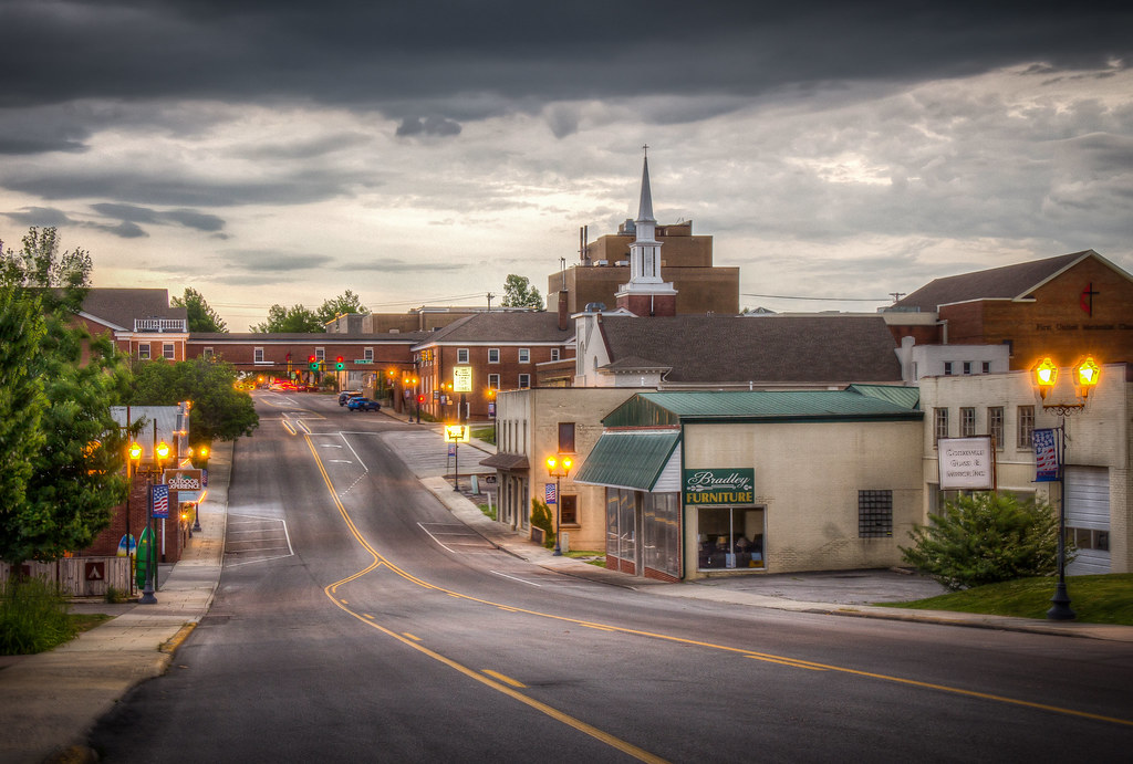 Portion of East Broad Street Cookeville, TN Donnie King Flickr