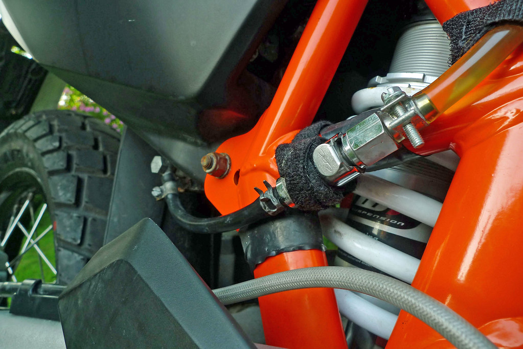KTM 690 Enduro R Rally Raid Products EVO 1 tanks. The chro… Flickr
