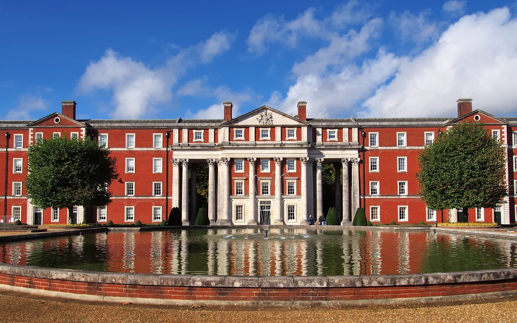 Symmetry Peninsula Barracks, Winchester, Hampshire, Engl… Flickr