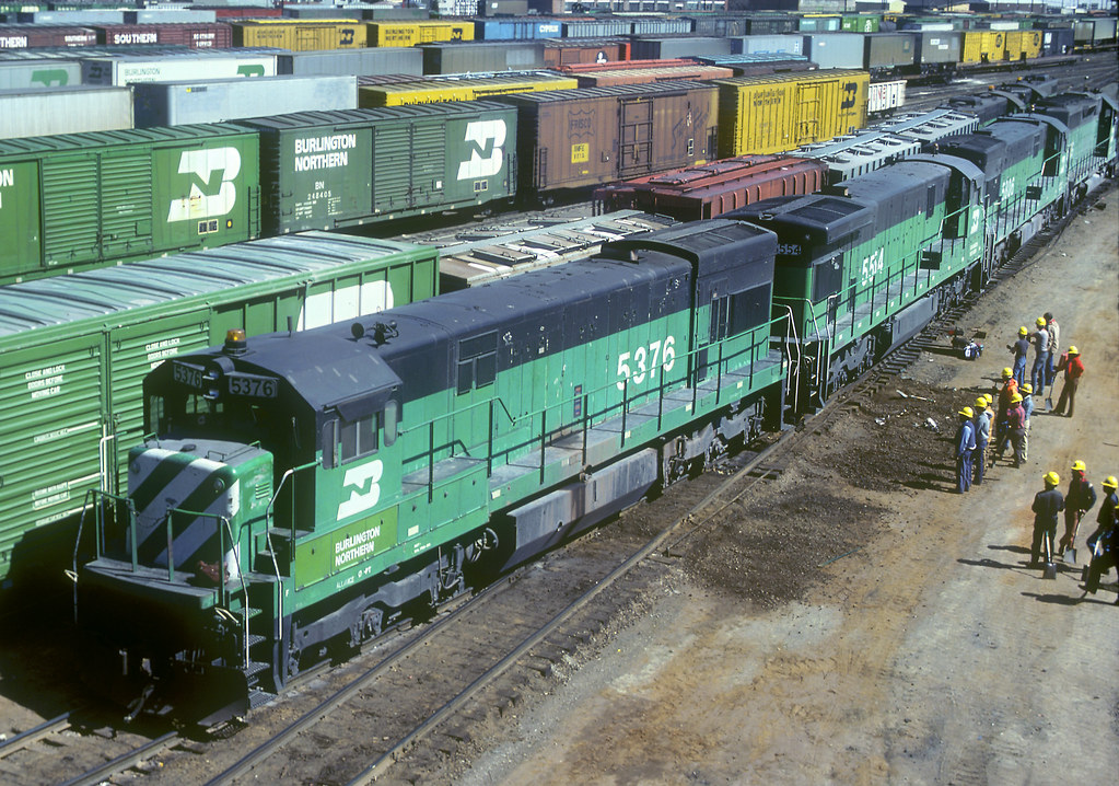 BN U30C 5376 Burlington Northern Railroad U30C 5376 treadi… Flickr