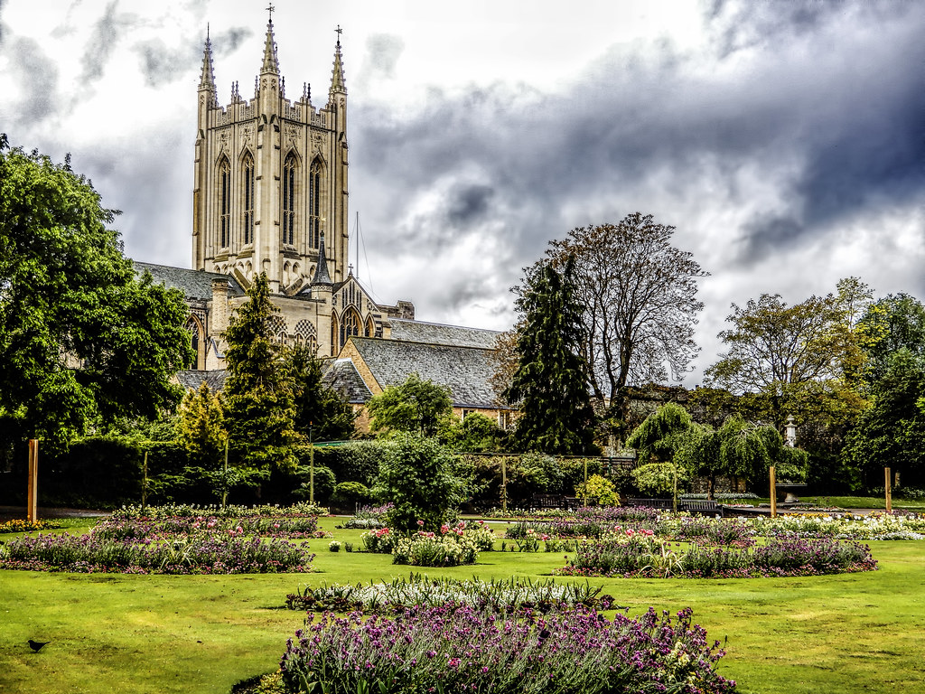 Bury St Edmunds Cathedral St Edmundsbury Cathedral is the … Flickr