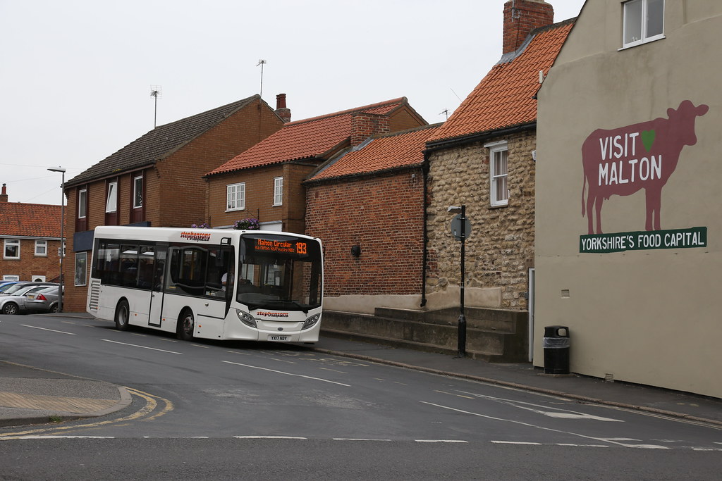 Stephensons of Easingwold YX17NDY at Malton driffbus Flickr