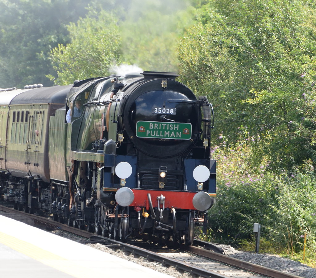 D62_5564_6040 Clan Line at Wandsworth Town Jim Flickr