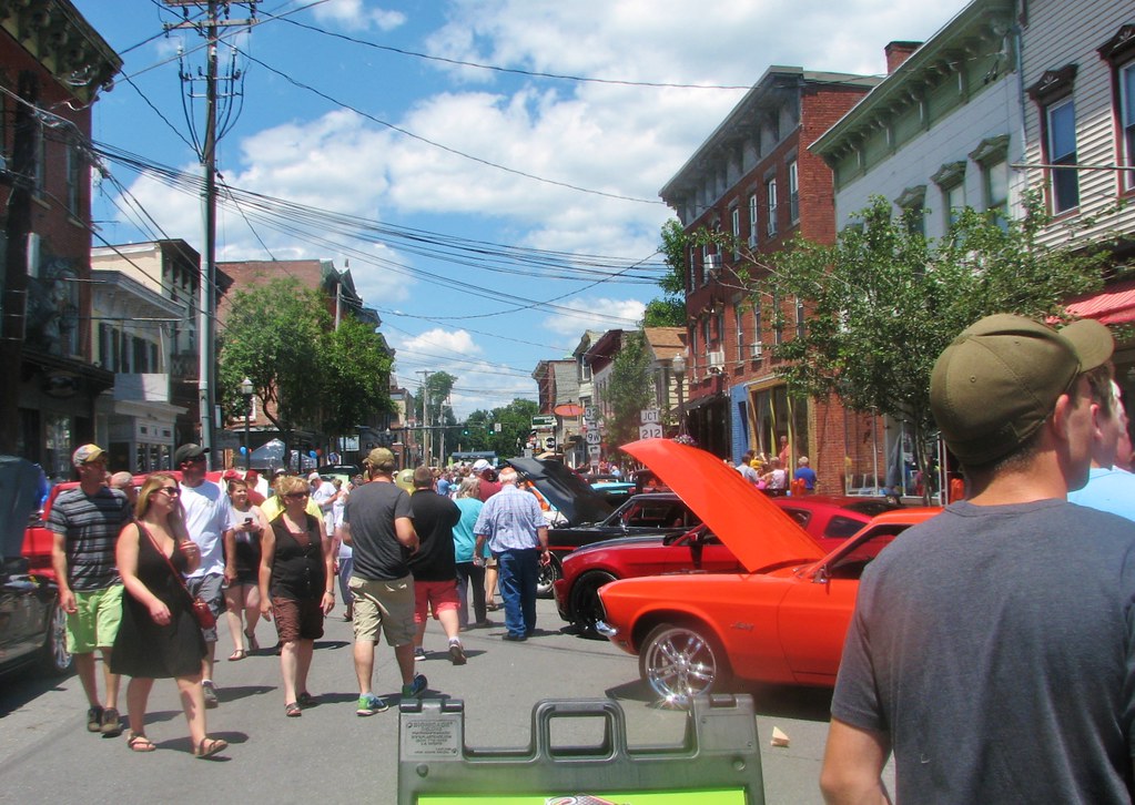 CARS AND PEOPLE IN SAUGERTIES NY JULY 2017 During the 2017… Flickr