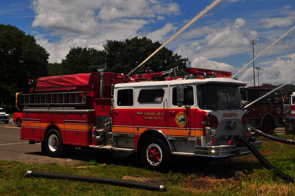 Helmetta Fire Department Engine 362 1980 Mack CF/1990 JC … Flickr
