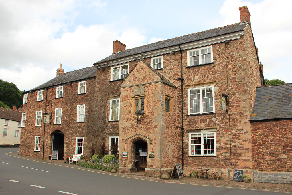 ‘The Luttrell Arms’ 36 High Street, Dunster, Somerset. 201… Flickr
