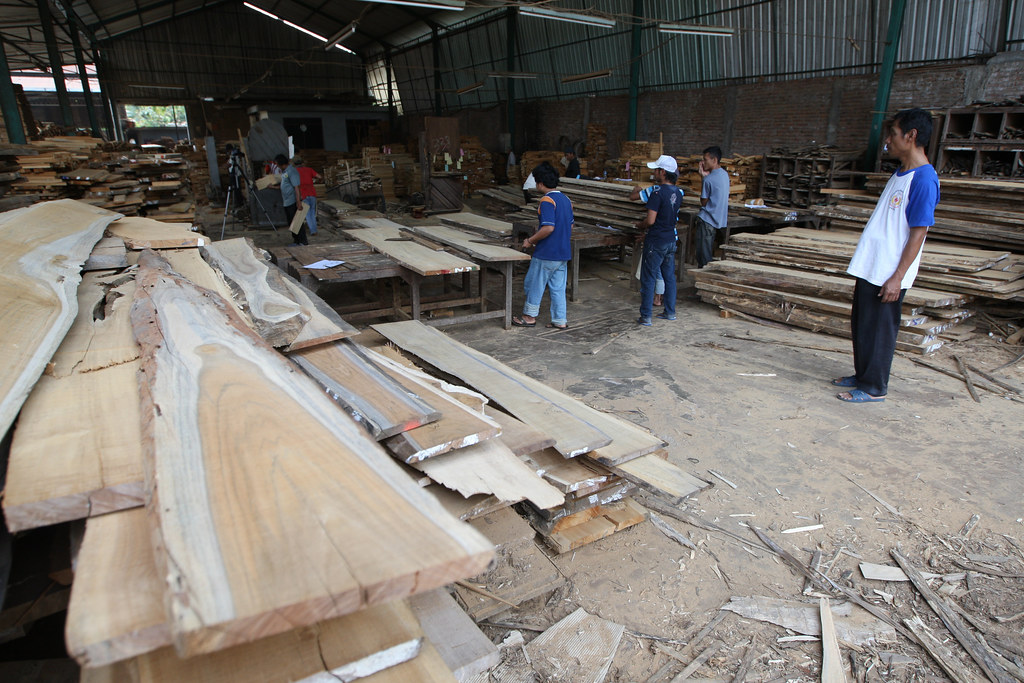 Jepara Furniture Rough planks of wood ready to be cut. Jep… Flickr
