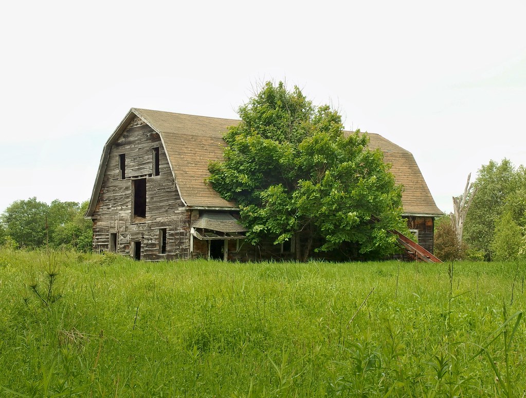 Old Maine barn Old barn, Levant, Maine. Carl Rella Flickr